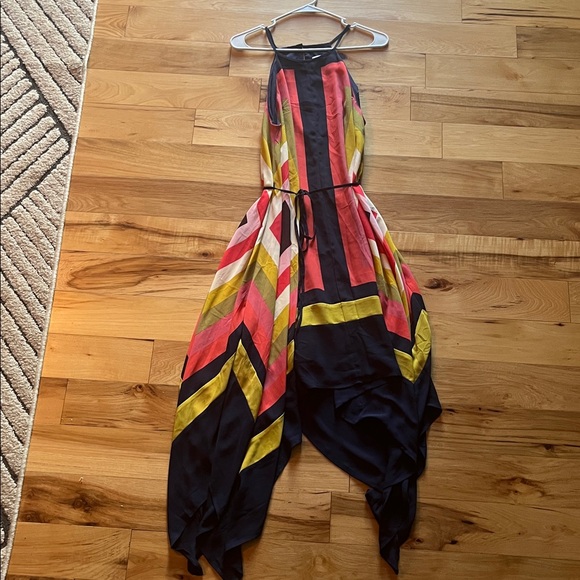 Lot of 2 Floral hi low strapless dress & Striped Multicolor center hi sides low - Picture 7 of 8